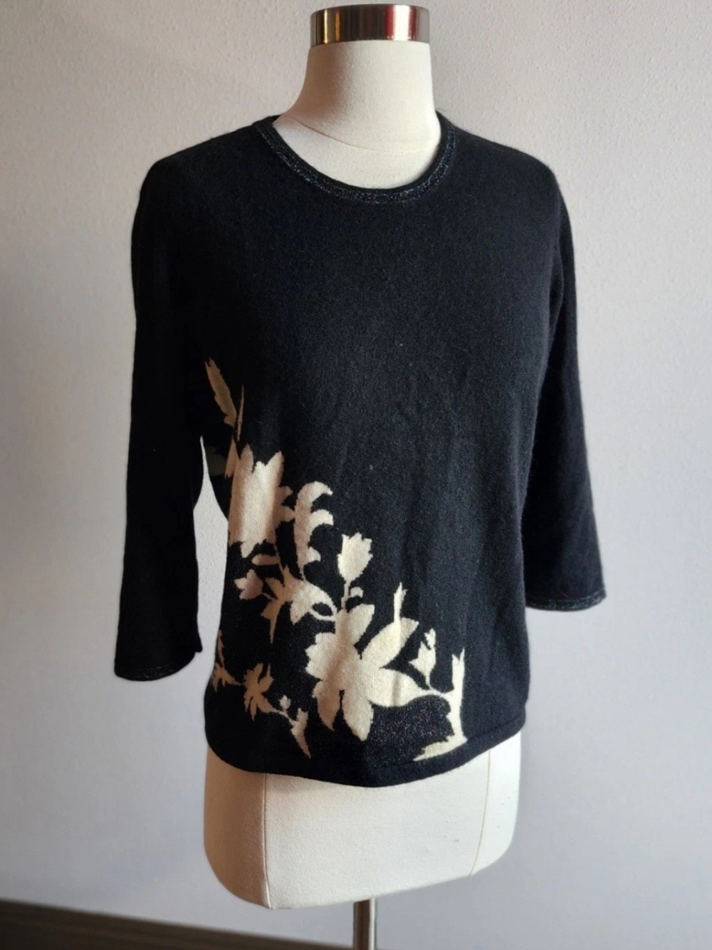 Theory Black Crewneck Cashmere Sweater with Floral Detail M